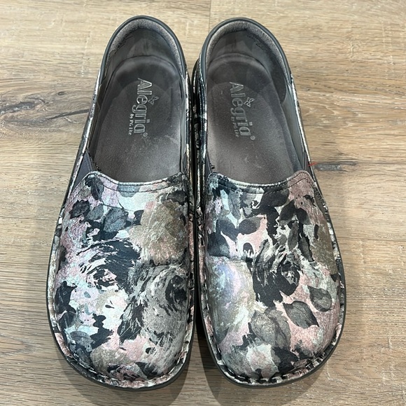 thumbnail image 2 of Alegria Qwik Leopard EU 39 (US Women's 9) Regular 2 of 9